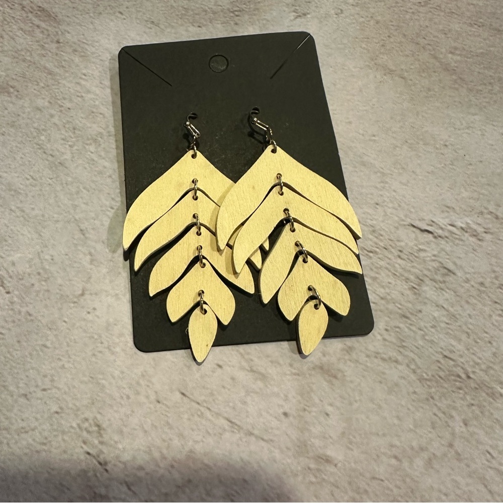 Wooden leaf‎ earrings